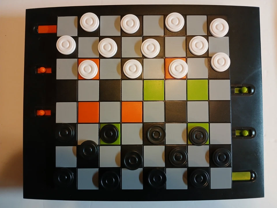 Trapdoor Checkers, Complete - Image 1 of 3