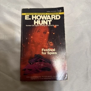 Festival for Spies by E. Howard Hunt - Signet paperback - First Printing 1966 - Foto 1 di 3