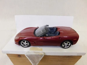 NEW AMT 1/25 SCALE 2006 CORVETTE  IN RED  CONVERTIBLE     PROMO MODEL ERTL - Picture 1 of 6