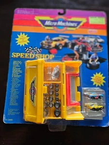 Galoob Micro Machines -YELLOW SPEEDSHOP INTACT WITH 2 VEHICLES ON CARD - Bild 1 von 5