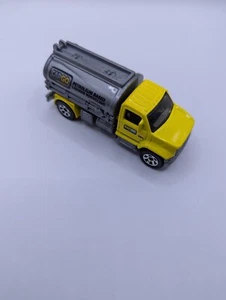 2006 Utility Truck Cargo Petroleum BaLiquid Recycle Loose Brand New 1:64 Model - Picture 1 of 6