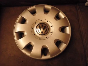 4x Neu original VW Golf Touran Caddy 15 Zoll Radkappen  1TO601147 - Bild 1 von 2