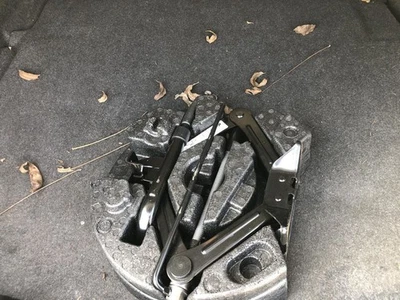 Ford Fusion 2014 kit de herramientas de emergencia en carretera Jack Lugwrench 935220 Foto 1 de 4