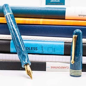 Molteni Modelo 54 Fountain Pen - Capri Blue & Gold - Picture 1 of 11