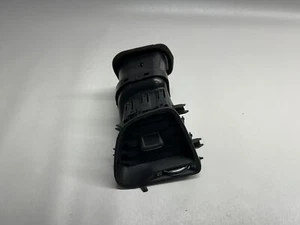 Griglia sfiato aria cruscotto lato guida sinistro DODGE CHALLENGER LH 5LE82DX9AE 2015+ - Foto 1 di 8