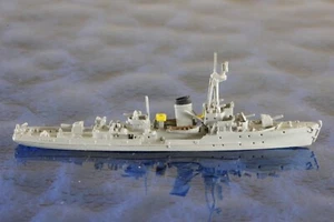 Typ 43 mit gelben Rettungsbooten Hersteller Neptun 1080 ,1:1250 Schiffsmodell - Bild 1 von 3