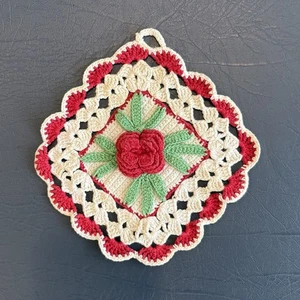 Vintage Hand Crocheted Raised Rose Flower Square Potholder Hot Pad Red Cream - Picture 1 of 3