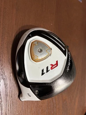 TaylorMade R11 9° Driver Head White/Black Used - Image 1 of 4
