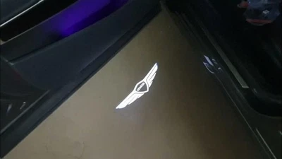 Luz de proyección de bienvenida con logotipo de ala GENESIS para puerta de coche para GV70 GV80 G80 G90 BH EQ Foto 1 de 4