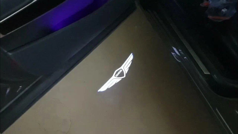 Luz de proyección de bienvenida con logotipo de ala GENESIS para puerta de coche para GV70 GV80 G80 G90 BH EQ Foto 1 de 4