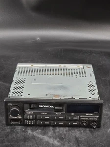 Radio e cassetta Honda 2400 AM FM di fabbrica CM6704BA - Foto 1 di 8