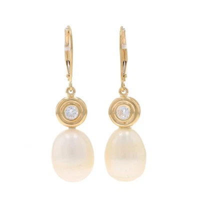 Pendientes colgantes de circonitas cúbicas de perlas cultivadas de oro amarillo perforados de 10 k 14 k .33 ctw Foto 1 de 4