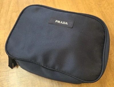 Bolso de aseo PRADA pequeño azul marino con cremallera alrededor satinado Tavel o bolsa de cosméticos-unisex Foto 1 de 4