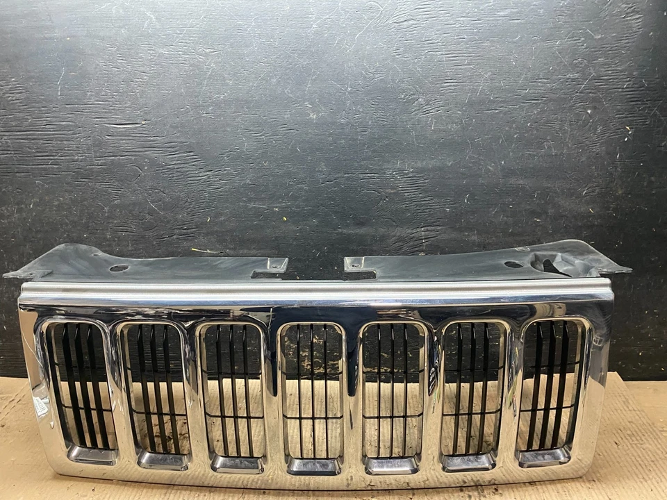 Jeep Commander 2006 a 2010 parrilla superior delantera OEM V4354 GD Foto 1 de 4