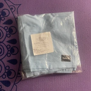 Boys Hurley Shorts Large Light Stretch Thin Tan Brown Khaki Beige Kids Youth Tec - Picture 1 of 7