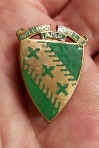 WWII era 30th Tank Battalion DI / DUI Pinback NS Meyer - Picture 1 of 2