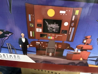 DC Collectibles Batman La Serie Animada Baticueva con Alfred Sellado Foto 1 de 4