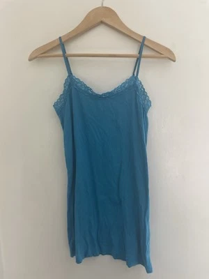 Camiseta sin mangas Gap para mujer con ribete de encaje azul brillante liso tejido acanalado correa ajustable M Foto 1 de 4