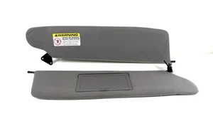 Dodge Ram 1994-1997 *(solo furgoneta)* Juego de parasoles par de tela gris izquierda y derecha OEM - Imagen 1 de 16