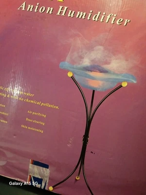 VINTAGE Fuente de Niebla con Luces Cambiantes de Color y HUMIDIFICADOR  Foto 1 de 4