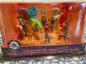 Set gioco figurine Disney Store Deluxe Coco nuovo - Foto 1 di 6