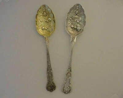 2 VINTAGE ENGLAND REPOUSSE SILVER PLATE SERVING SPOONS LOT *50 - Image 1 of 4
