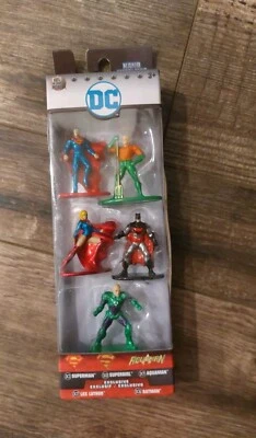 NUEVO Jada Toys Nano Metalfigs DC Comics Pack-B 5-Pk Superman Batman Aquaman + 2 Foto 1 de 4