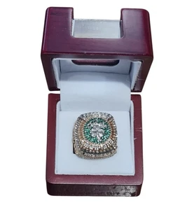 Boston Celtics 2024 Championship Ring Timber Display Box - Bild 1 von 4