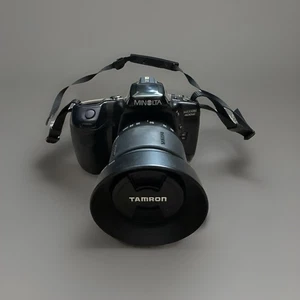 Minolta Maxxum 400si con Tamron Aspherical AF 28-80mm 1:3.5-5.6 77D COMO NUEVO - Imagen 1 de 15