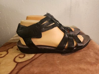 Baretraps Jeeny Womens sz 8.5M Black Leather Strappy Wedge Sandals  #37 - Image 1 of 4