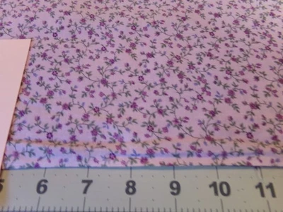 32" X 44" VINTAGE COLORFUL FLORAL LILAC  BACKGROUND  CALICO  COTTON NEW #1021 - Image 1 of 2