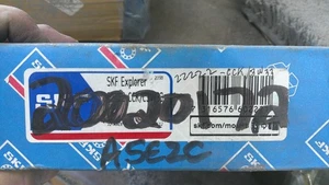 SKF 22222 CCK/C3W33 Spherical Roller Bearing Bore 110mm OD 200mm NEW - Picture 1 of 4