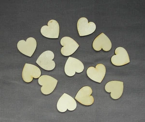 Corazones de madera corte láser adornos artesanales hágalo usted mismo decoraciones conjunto-3 cm x 20 piezas. - Imagen 1 de 1