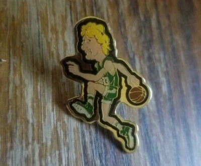 Prendedor de solapa caricatura Larry Bird de baloncesto de la NBA Larry Legend Foto 1 de 4