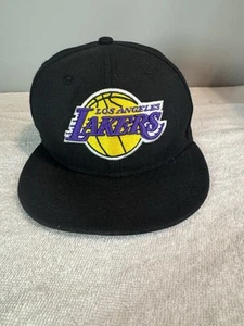 New Era Los Angeles Lakers Youth Basic Fitted Black Logo Hat Cap - Picture 1 of 19
