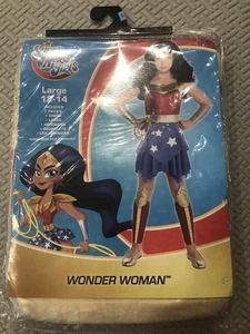 DC Superheld Mädchen Large 12-14 Wonder Woman Kostüm 7 Teile Schulterrüstung - Bild 1 von 3