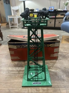 LIONEL #395 GREEN FLOODLIGHT TOWER (1949-1956) In Tattered OB - Picture 1 of 13