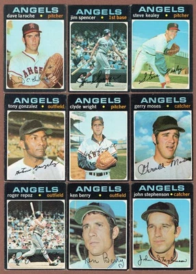 1971 Topps Lot (9) Angels #43 #78 #174 #205 #240 Wright #256 #421 #466 #508 - Image 1 of 2