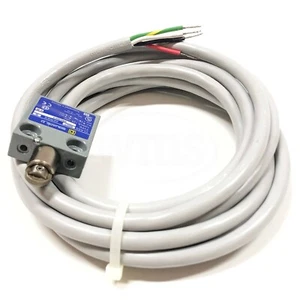 Interruptor de límite cerrado compacto Square D 09RM01212G, cable de 12 pies, rodillo de 180 ° - Imagen 1 de 3