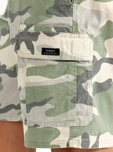 Men's Wrangler 10 in Relaxed Fit Cargo Shorts w/ Stretch Pumice Camo CHOOSE SIZE - Picture 1 of 12