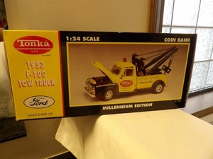 TONKA 1953 FORD F-100 TOW TRUCK    GEARBOX COLLECTIBLE   1:24 SCALE COIN BANK - Picture 1 of 5