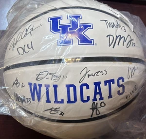 2021-22 University of Kentucky Autographed Basketball BAS COA John Calipari + 11 - Picture 1 of 17
