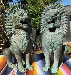 PAIR FINE STUNNING ANTIQUE THAI BRONZE TEMPLE LIONS BUDDISHT GUARDIANS THAILAND - Picture 1 of 6