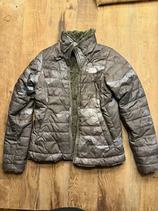 North face - Kids Camo Jacket Size 9/10 - Picture 1 of 2