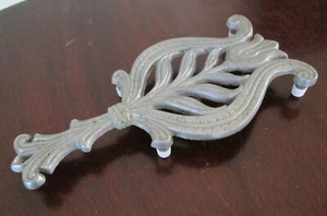Trivete de tulipán vintage de metal fundido Wilton - Imagen 1 de 3