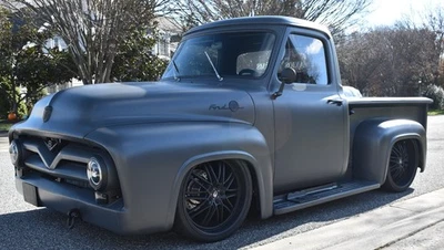 Ford F-100 1955 Resto Mod suspensión neumática V8 aire acondicionado impresionante Foto 1 de 4