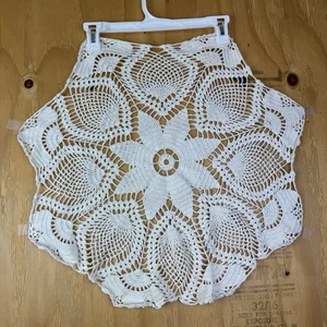 Centro de mesa de encaje hecho a mano de ganchillo de colección Granny Core blanco beige - Imagen 1 de 11