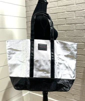 VICTORIA'S SECRET - XL Bolso de Mano Plateado Metálico Fin de Semana 2017 Edición Limitada. Foto 1 de 4