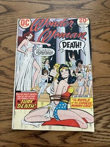 Wonder Woman #207 (DC Comics 1973) Vintage kultiges Double Bondage Cover! Sehr guter Zustand+ - Bild 1 von 10