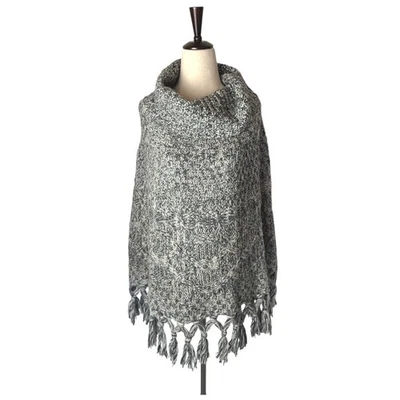 Poncho Old Navy Mujer Gris Medio Tejido Capucha Cuello Flecos Dobladillo Capa Exterior Acogedor Foto 1 de 4